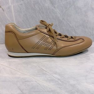Hogan classic women’s sneaker in tan leather size 9.5
